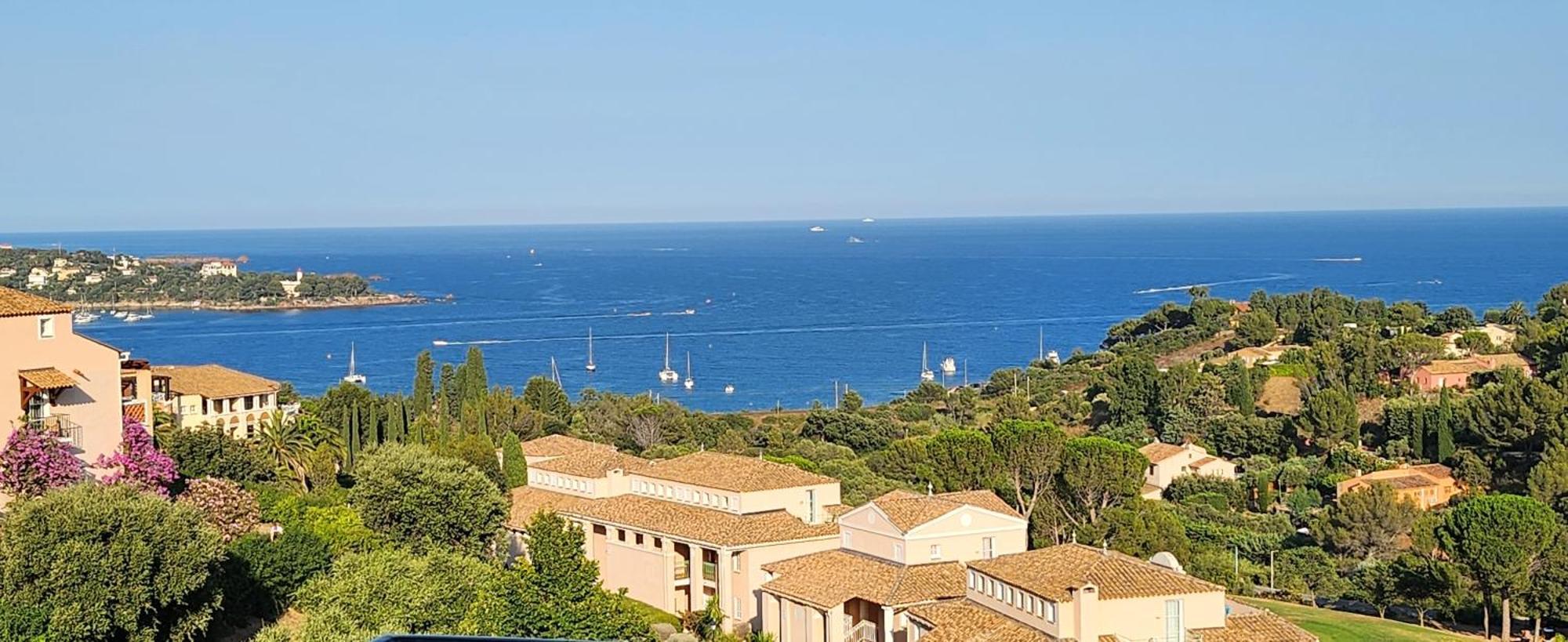 Village Cap Esterel Vue Mer, Duplex Climatise Apartamento Saint-Raphaël